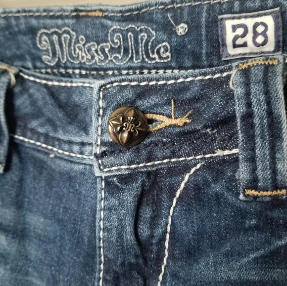 Miss Me 28 Distressed Capris Embroidered Blue Capri Jeans - Picture 12 of 15